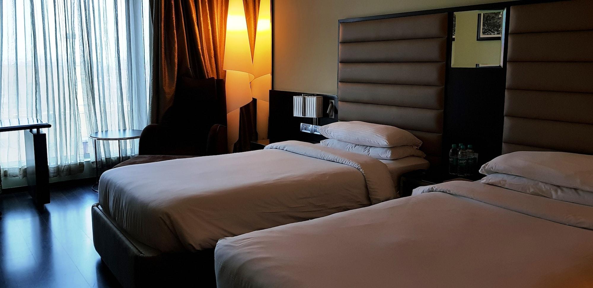 Vivanta Hyderabad, Begumpet Dış mekan fotoğraf A room at the hotel