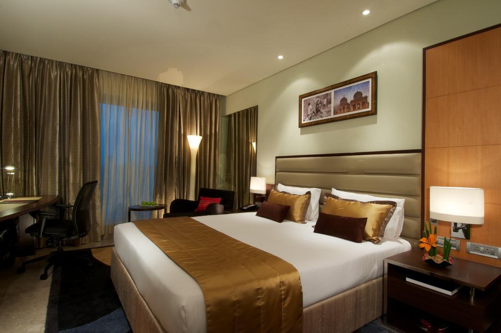 Vivanta Hyderabad, Begumpet Dış mekan fotoğraf A room at the Taj Bengal