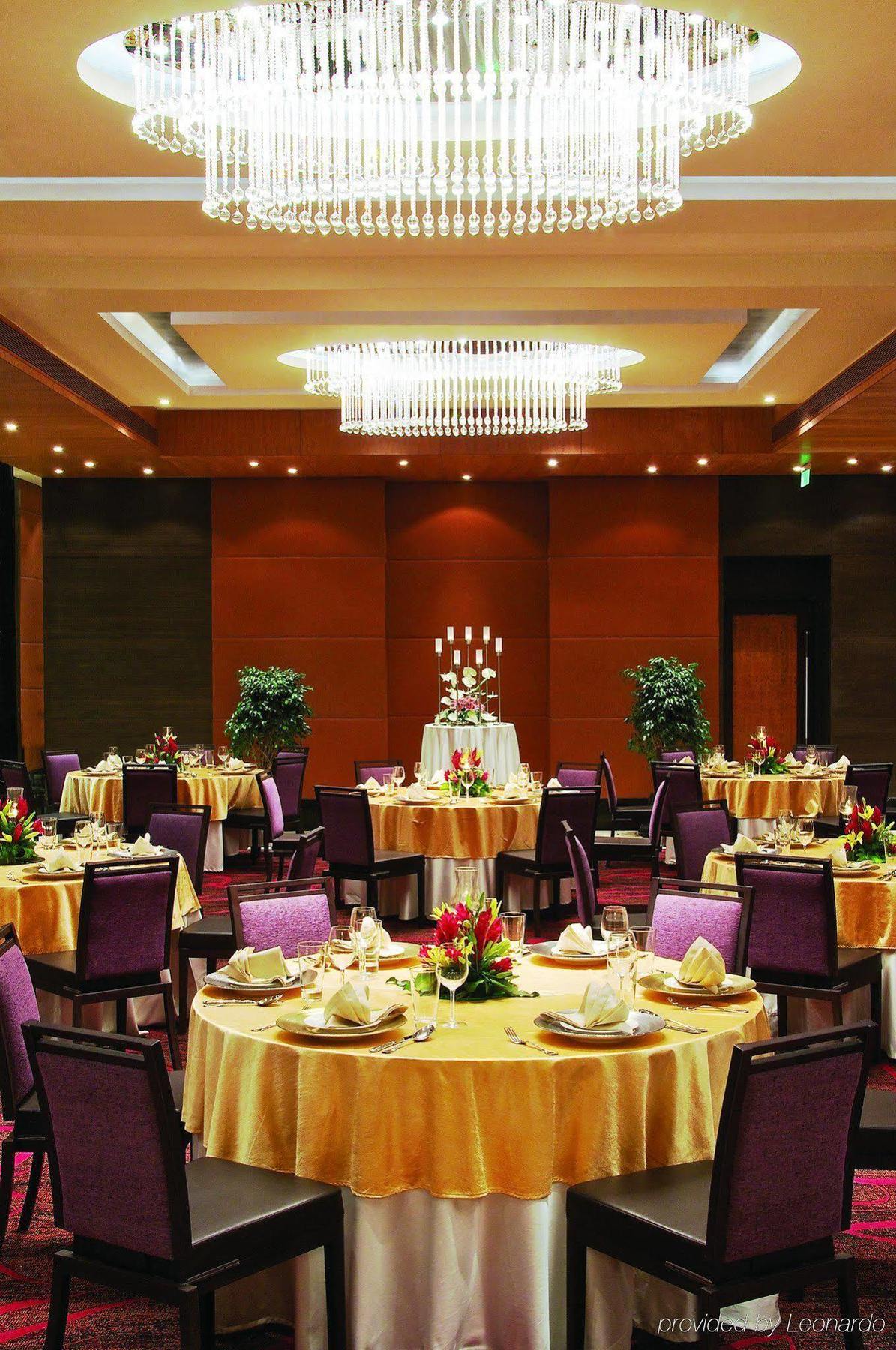 Vivanta Hyderabad, Begumpet Konforlar fotoğraf The ballroom
