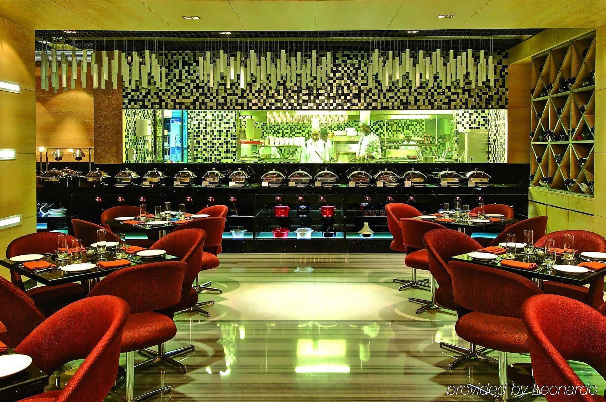 Vivanta Hyderabad, Begumpet Restoran fotoğraf The restaurant
