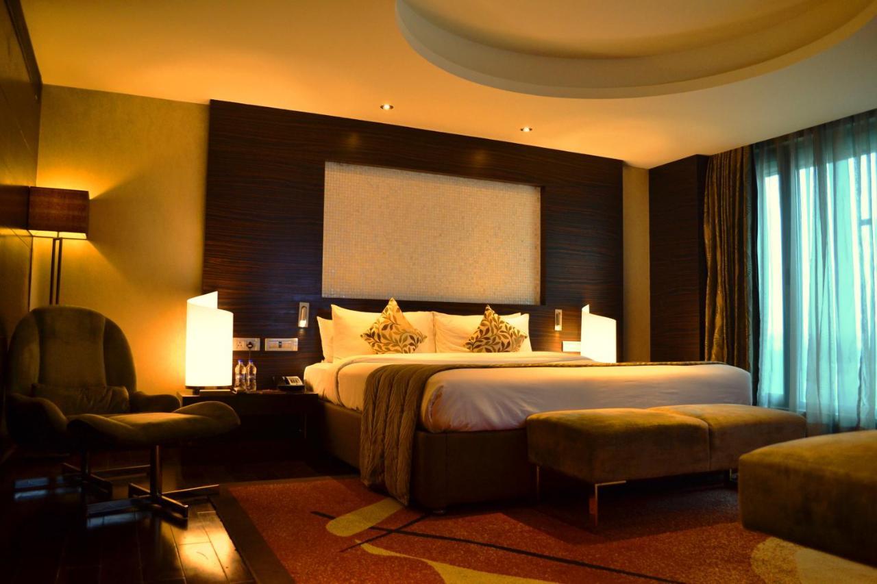 Vivanta Hyderabad, Begumpet Dış mekan fotoğraf